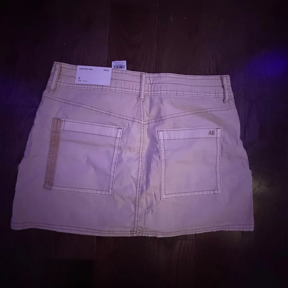 American Eagle Outfitters Cream Mini Skirt - Picture 4 of 4